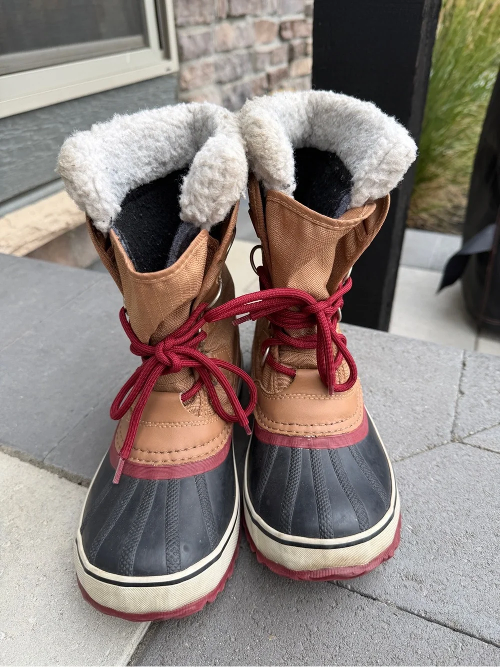 SOREL Winter Carnival Waterproof Snow Boots Women's Size 6 Tan/Red
